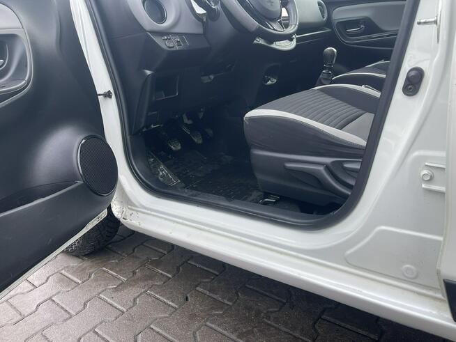 Toyota Yaris Style Selection Klimatronik Kamera Gliwice - zdjęcie 9