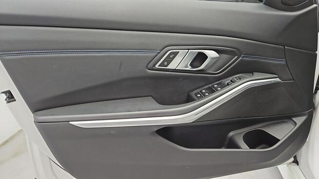 BMW 320 i M Sport sport-aut  ! Z Polskiego Salonu ! Faktura Vat ! Warszawa - zdjęcie 10