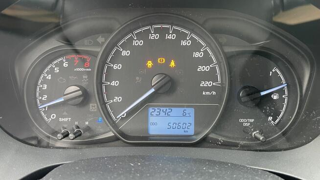 Toyota Yaris 2017 niski przebieg Wałbrzych - zdjęcie 9