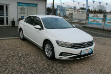 Volkswagen Passat ESSENCE LED F-vat Salon Polska Gwarancja Warszawa - zdjęcie 4