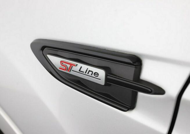 Ford Kuga Jak nowy rok gwarancji nowe opony serwis ASO Kraków - zdjęcie 9