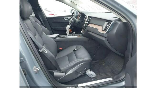 Volvo XC 60 / 4x4 / bogata wersja / niski przebieg / Tarnów - zdjęcie 10