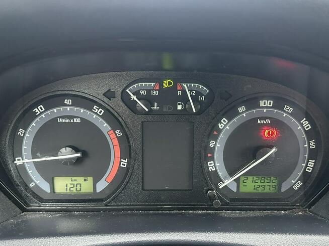 Škoda Fabia 1.4 16V Ambiente Tychy - zdjęcie 10