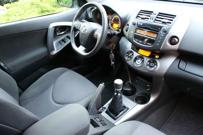 Toyota RAV-4 Benzyna 158 KM Przebieg 120 tys km Opłacony Lubań - zdjęcie 9