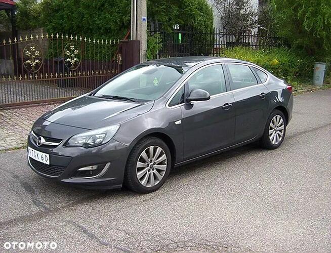 Opel Astra 1.4benz. 140km Sedan Pisemna Gwarancja Przebiegu Chojnice - zdjęcie 1