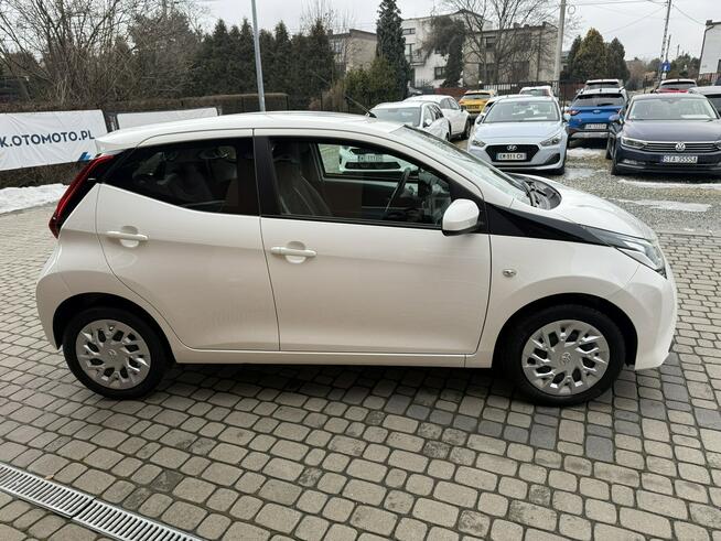 Toyota Aygo 1,0 72KM  Klima  Kamera  CarPlay Orzech - zdjęcie 5