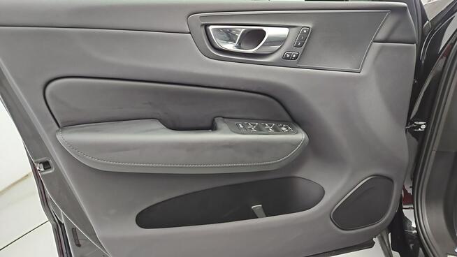 Volvo XC 60 B4 B Plus Dark aut ! Z Polskiego Salonu ! Faktura Vat ! Warszawa - zdjęcie 10
