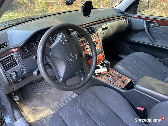 Mercedes-Benz E-Klasa S210 Kombi | 2.0 Benzyna | Automat Józefów - zdjęcie 4