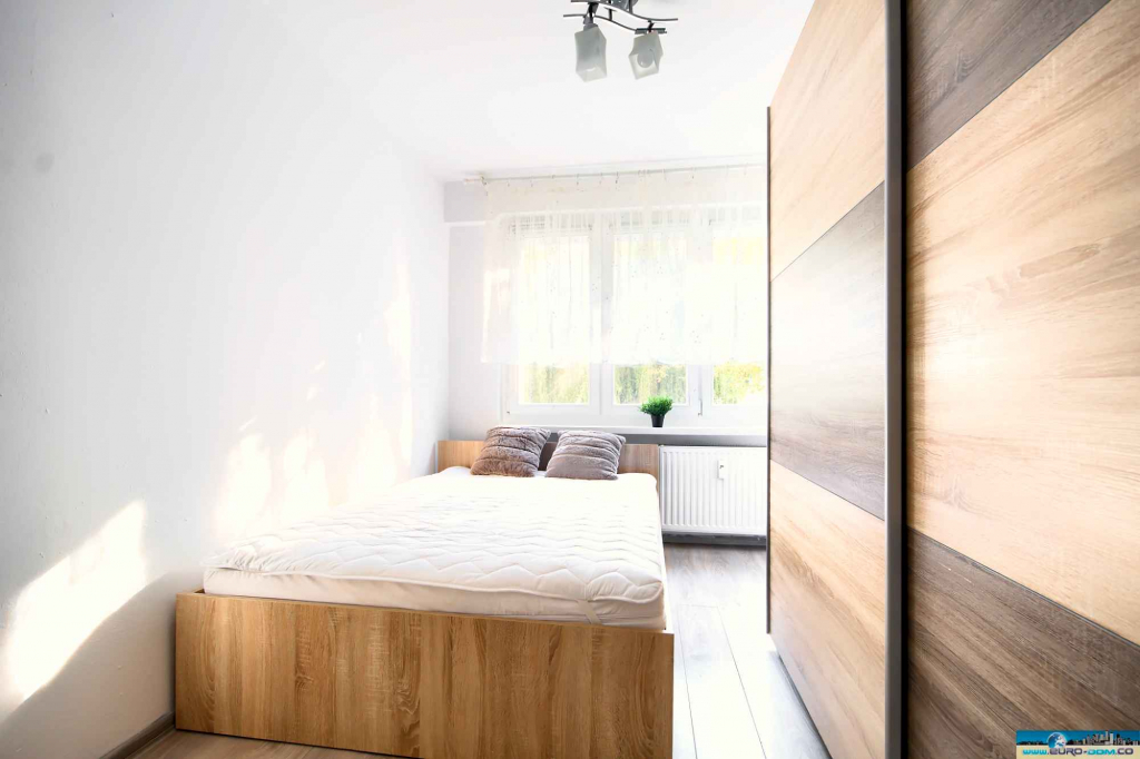 Przestronne 3 pokojowe mieszkanie Nowe Miasto - zdjęcie 1