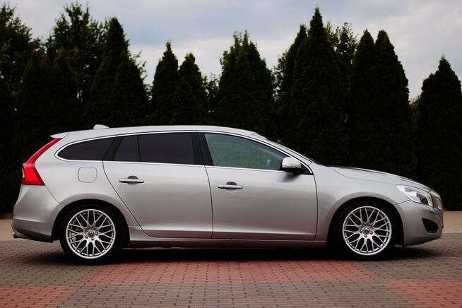 Volvo V60 2.0_163KM_Rdesign_Automat Rzekuń - zdjęcie 7