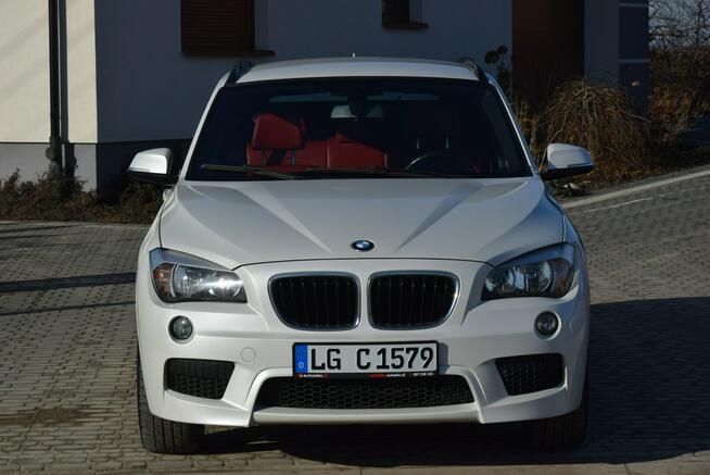 BMW X1 2.0D M-Pakiet/ Navi/ Biał Perła/ 2 KPL Alufelg/ Sprowadzony Majdan Sieniawski - zdjęcie 2