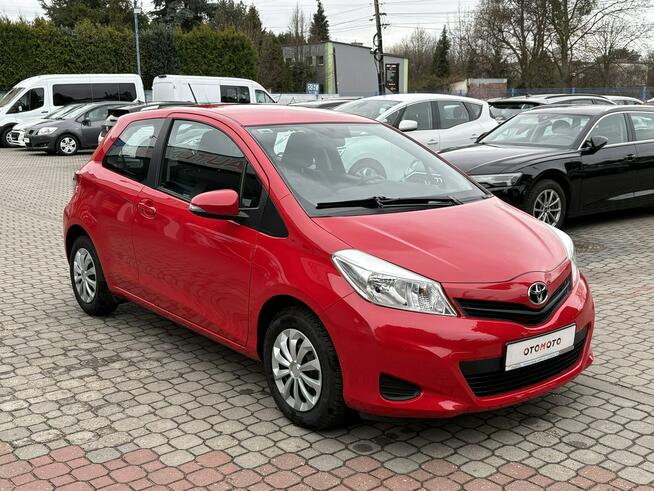 Toyota Yaris Niski Przebieg, Gwarancja Tarnowskie Góry - zdjęcie 3
