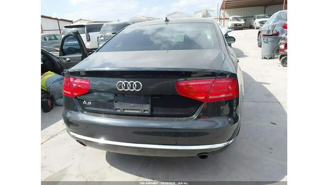 Audi A8 / niski przebieg / Quattro / 3.0 kompresor / Tarnów - zdjęcie 8