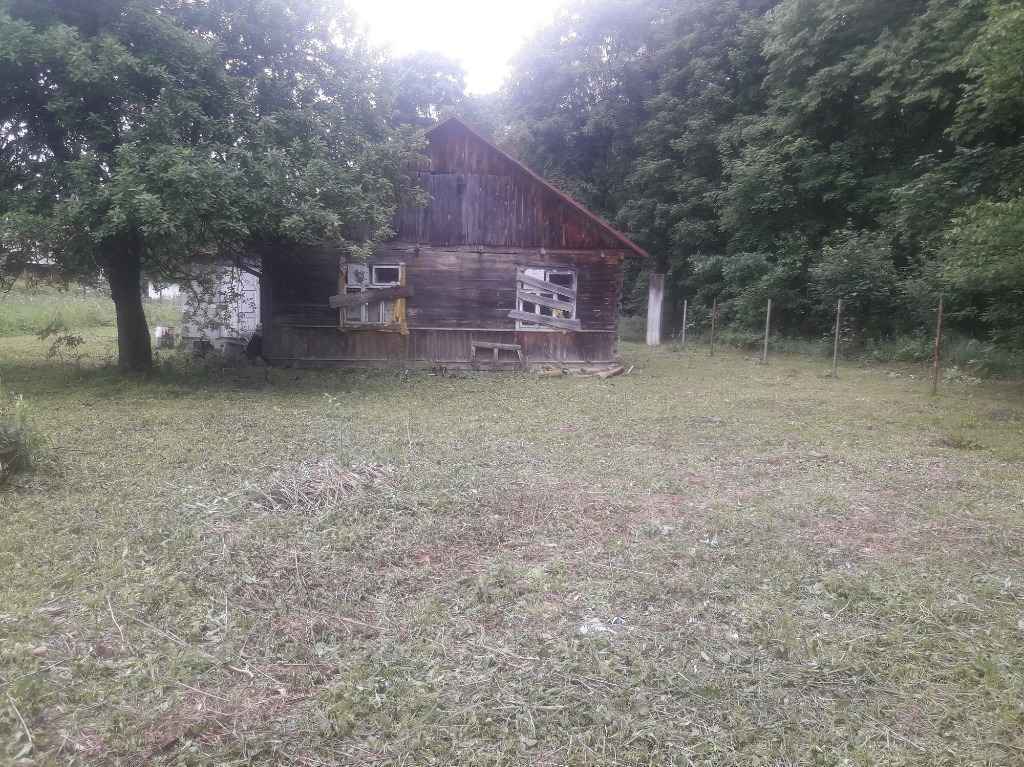 Siedlisko 6,5 H w jednym kawałku w wnęce w lesie dwa domy Werchrata - zdjęcie 9