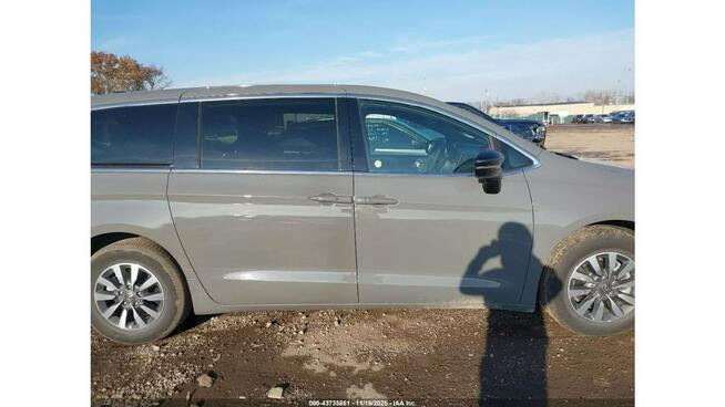 Chrysler Pacifica / PLUG-IN / 3.6 260KM / niski przebieg / Tarnów - zdjęcie 4