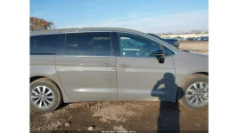 Chrysler Pacifica / PLUG-IN / 3.6 260KM / niski przebieg / Tarnów - zdjęcie 4