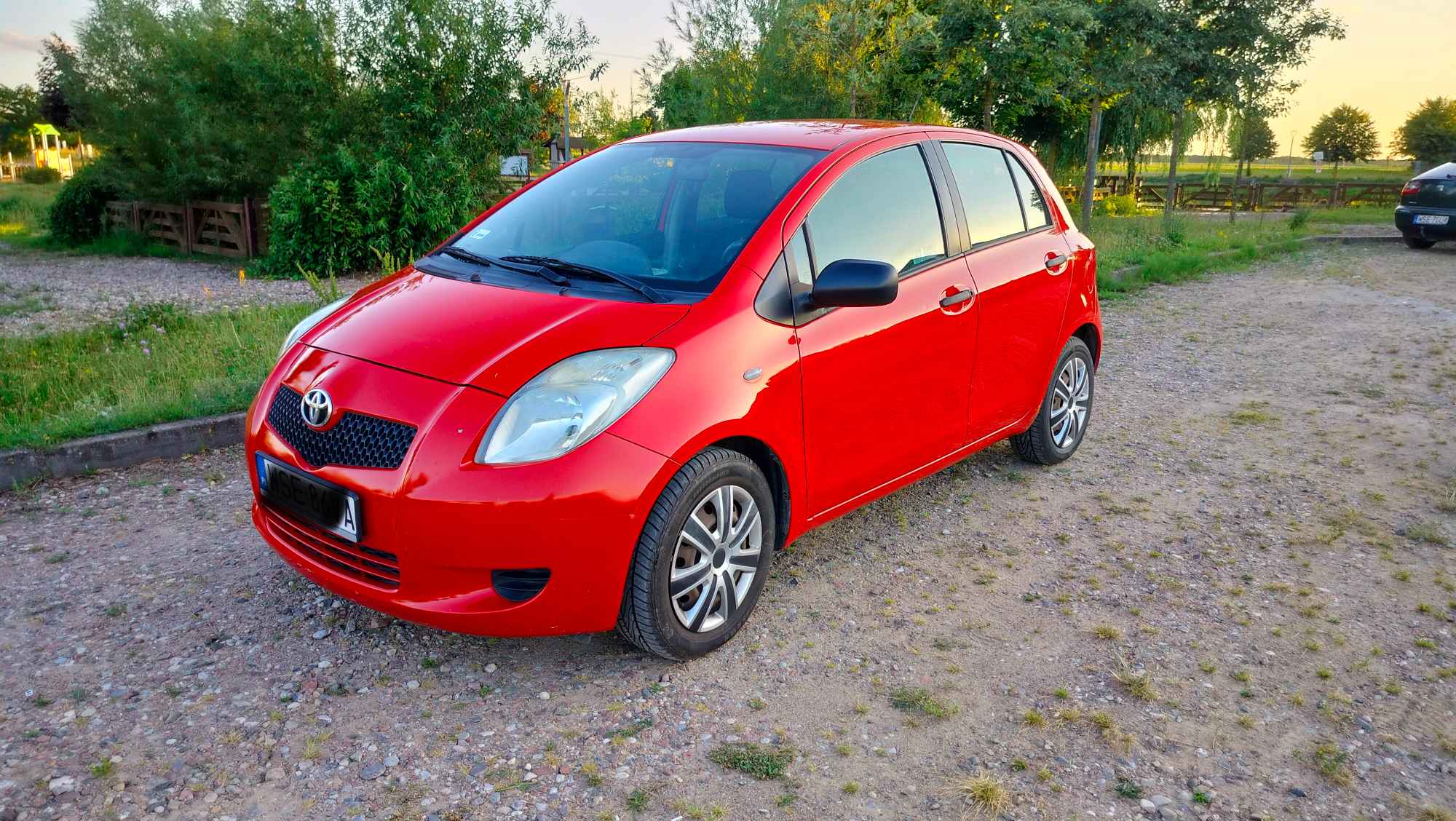 Sprzedam Toyota Yaris ekonomiczne auto na dojazdy Sierpc - zdjęcie 1