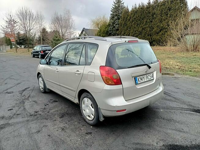 Toyota Corolla Verso 2.0D-4D 90km 02r Tarnów - zdjęcie 3