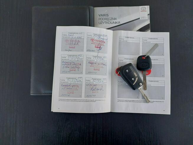 Toyota Yaris SALON PL  pierwszy właściciel  81 tys. km. + serwis ASO Warszawa - zdjęcie 2