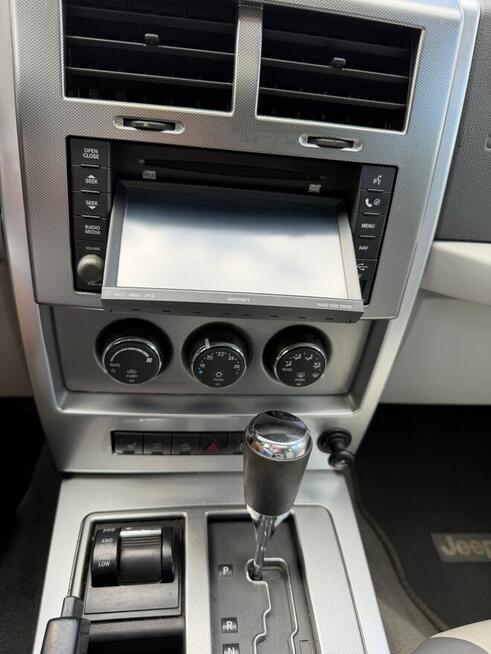 Jeep Cherokee KK 2.8 CRD 177 KM Automat 4x4 Limited, Redukto Kraków - zdjęcie 10