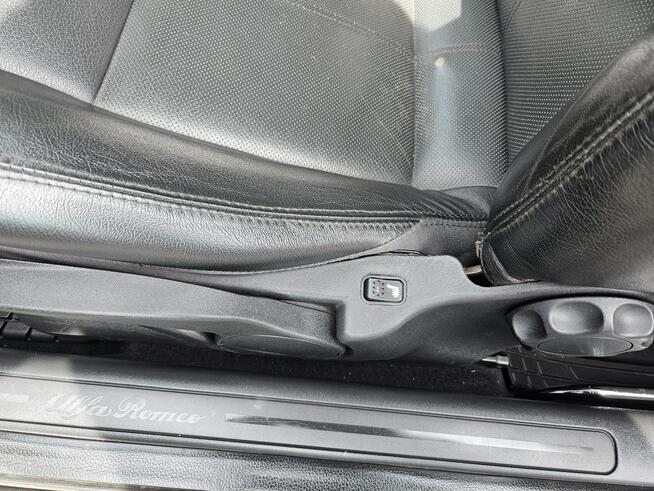 Alfa Romeo GT Klimatronik dwu strefowy / Podgrzewane fotele / Tempomat Ruda Śląska - zdjęcie 9