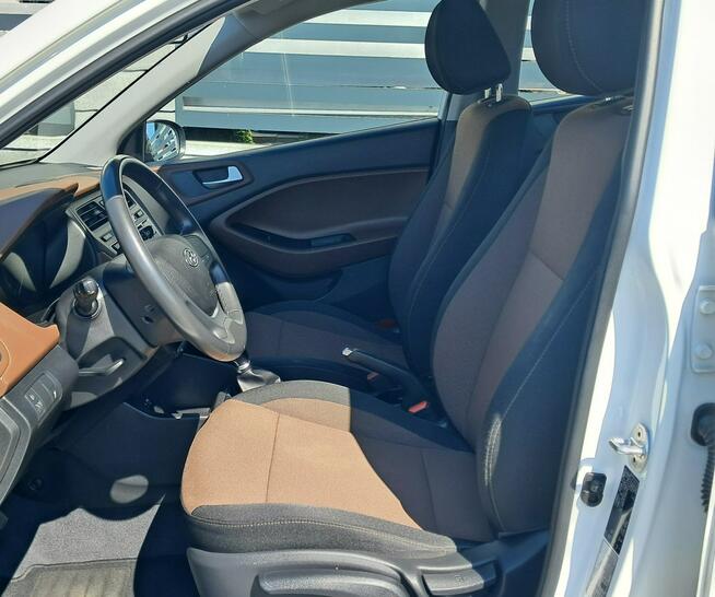 Hyundai i20 1.2 Benzyna 75 KM Cisiec - zdjęcie 11