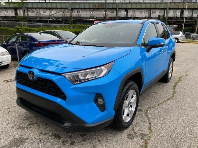 Toyota RAV-4 XLE 2021 Katowice - zdjęcie 3