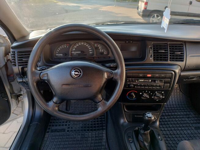 OPEL Vectra B. Hatchback 1.8 Benzyna Chełm - zdjęcie 9