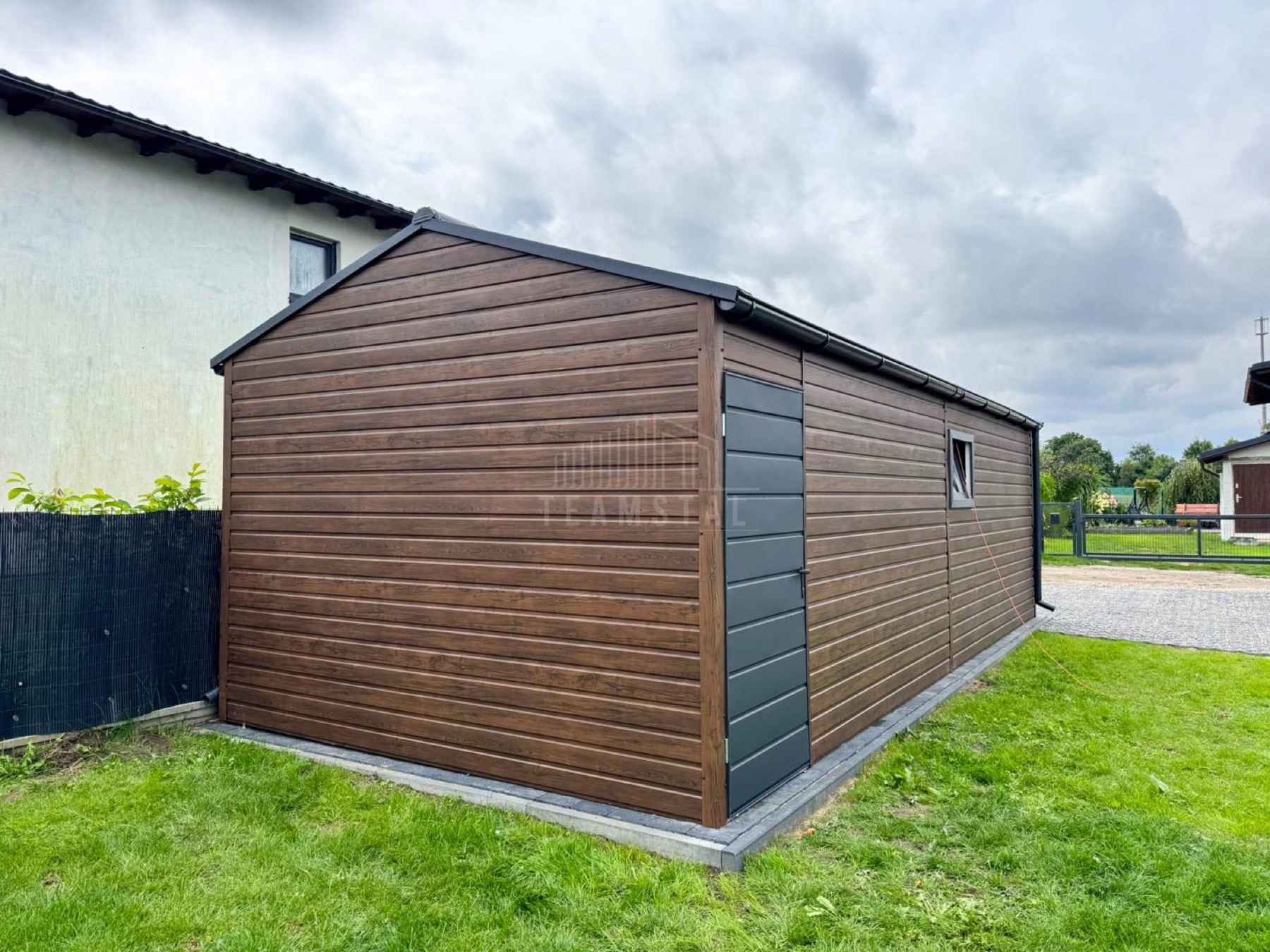 Garaż blaszany 3,7x6 brama drzwi okno rynna dach blachodachówka TS1176 Świnoujście - zdjęcie 2