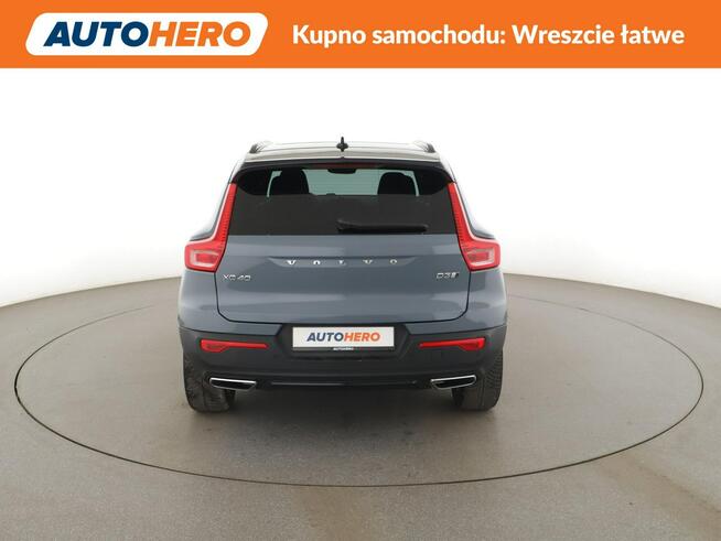 Volvo XC 40 R-Design automat 150KM 4x4 navi kamera hak LED panorama Warszawa - zdjęcie 6