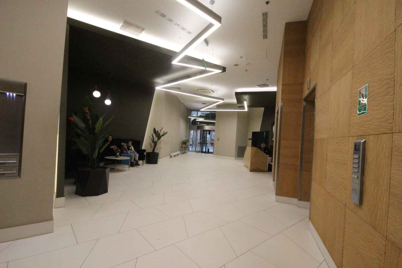 4pok, 155met, Sky Tower KOMÓRKA/GARAŻ/2013 (Wrocław) Krzyki - zdjęcie 10