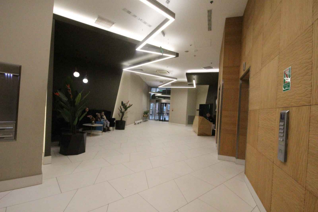 4pok, 155met, Sky Tower KOMÓRKA/GARAŻ/2013 (Wrocław) Krzyki - zdjęcie 10