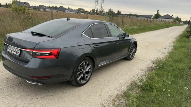 Sprzedam Skodę Superb 2021 L&amp;K 2.0 TDI 200KM 47 tys km Bielawy - zdjęcie 12
