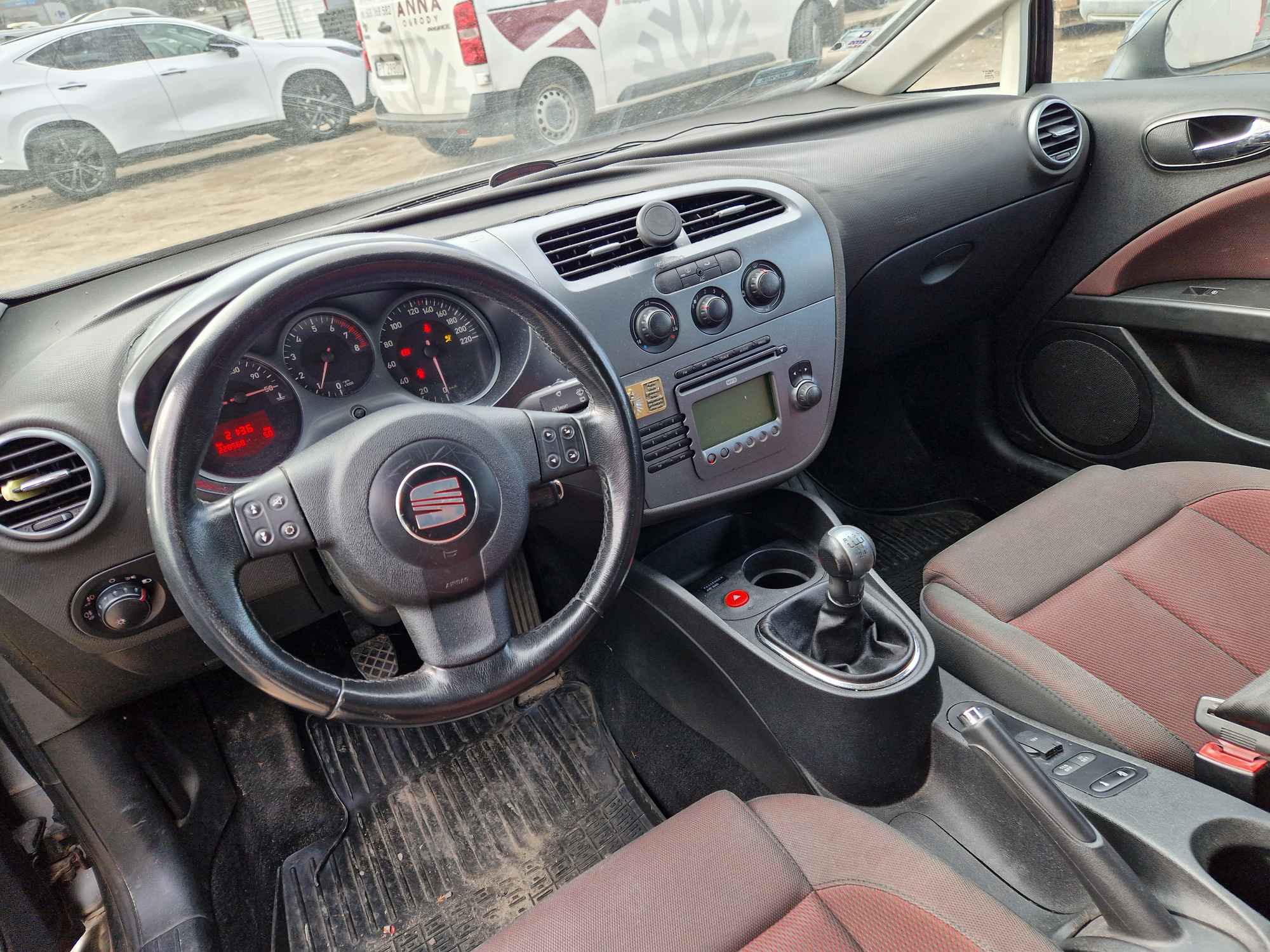 Syndyk sprzeda samochód osobowy Seat Leon 1.6 rok 2007 Nowa Huta - zdjęcie 4