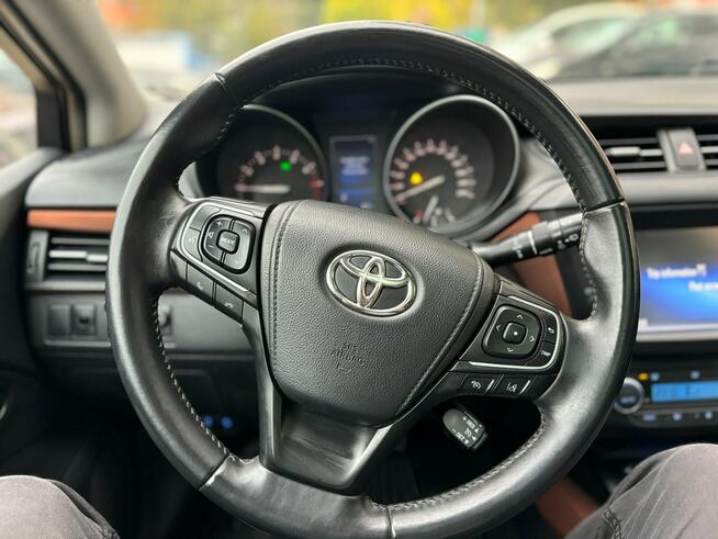 Toyota Avensis Prestige (Executive) / Salon Polska Poznań - zdjęcie 11