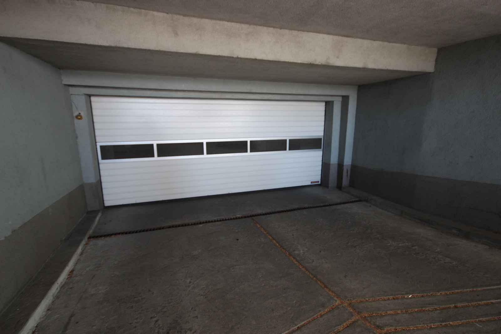 2 Miejsca Postojowe (22m2) okolice Placu Kromera (Wrocław) Psie Pole - zdjęcie 1