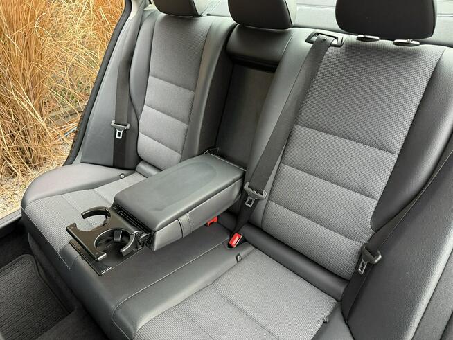 Mercedes C 200 Bardzo zadbana - 100% oryginalny przebieg Poznań - zdjęcie 8