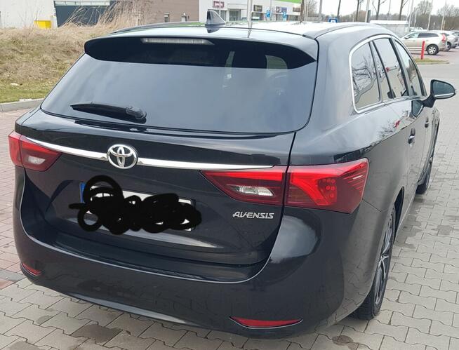 Toyota Avensis 1.8 Valvematic Kombi 2018 t27 Polski Salon Prawiedniki - zdjęcie 9