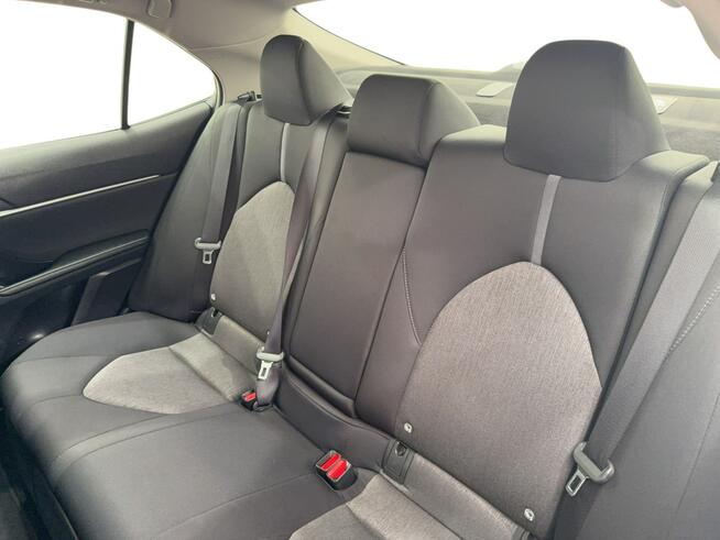 Toyota Camry 2.5 Hybrid Comfort CVT Sedan Warszawa - zdjęcie 12