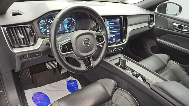 Volvo V60 B4 D Plus Dark aut ! Z Polskiego Salonu ! Faktura VAT ! Warszawa - zdjęcie 9