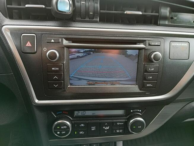 Toyota Auris Zwoleń - zdjęcie 8