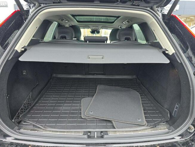 Volvo XC 40 ULTIMATE DARK THEME / AWD / B5 / niski przebieg Tarnów - zdjęcie 10