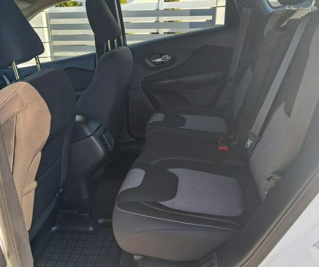 Jeep Cherokee Automat 4x4 2.0 Diesel 170 KM Cisiec - zdjęcie 12