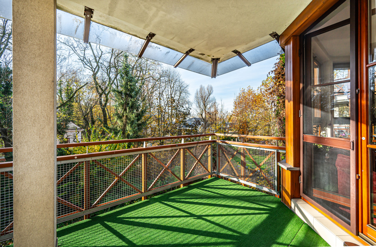 Apartament w ciszy i zieleni na zamkniętym osiedlu Konstancin-Jeziorna - zdjęcie 2