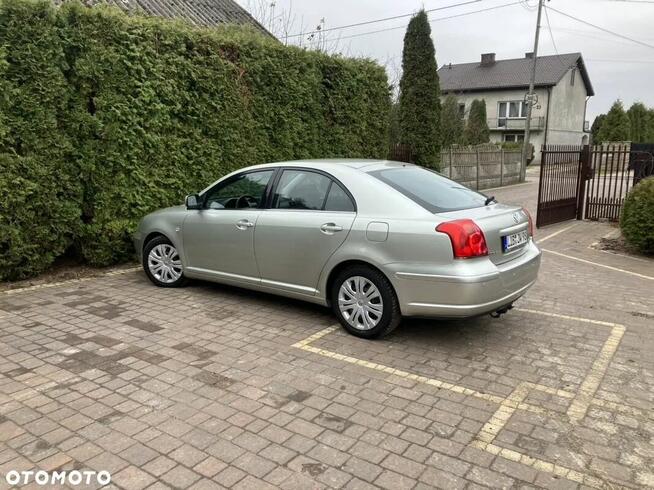 Toyota Avensis 2.4 benzyna automat Łomianki - zdjęcie 6