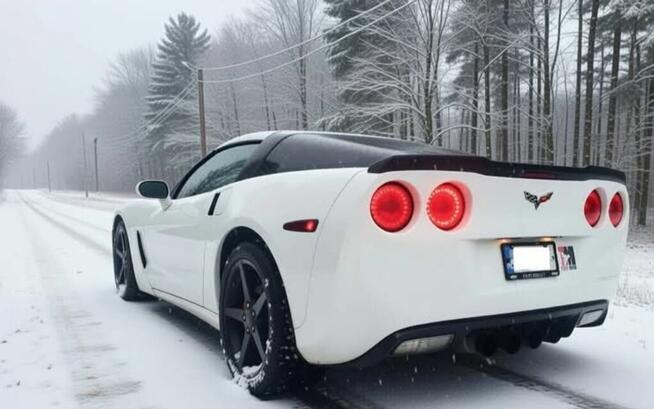 CORVETTE TARGA C6 V8 piękny egzemplarz Brzóstowa - zdjęcie 1