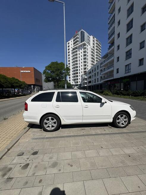 Skoda Octavia 1.9 TDI 2010 Kombi Gdańsk - zdjęcie 3