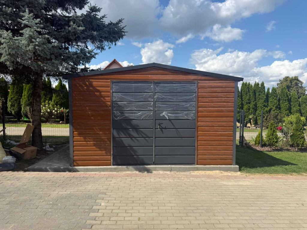 Garaż Blaszany dwuspadowy 4x5 Złoty Dąb + Ciemny Grafit Brama Kędzierzyn-Koźle - zdjęcie 4