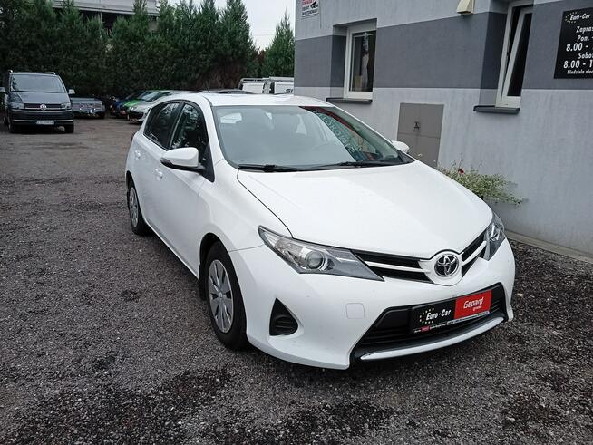 Toyota Auris Janów Lubelski - zdjęcie 2