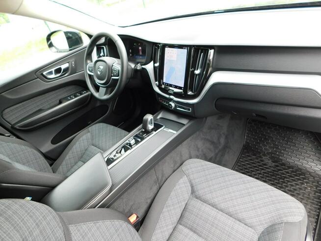Volvo XC 60 z Gwarancją Bezwypadkowy Model 2023r Żyrardów - zdjęcie 6